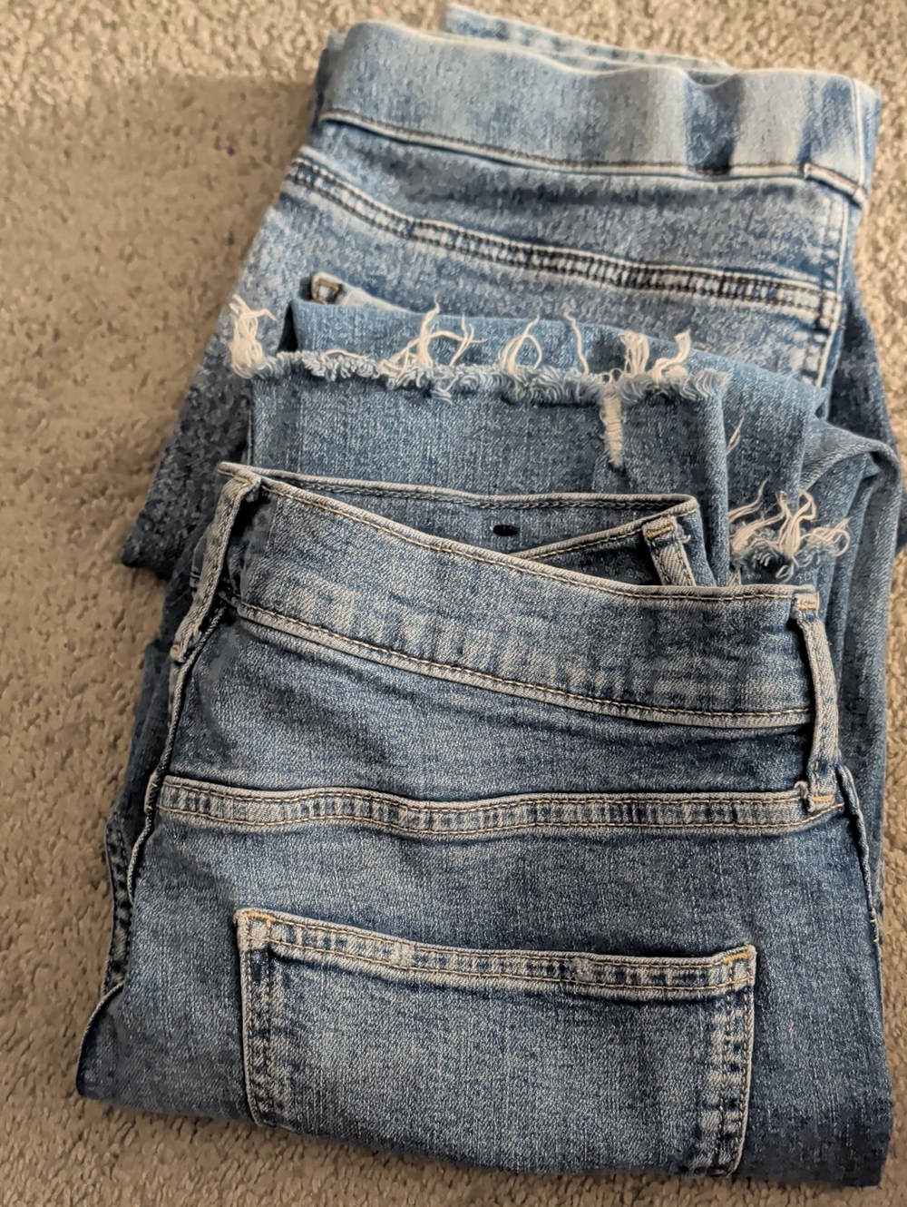 GAP Light Blue Cropped Women's Jeans